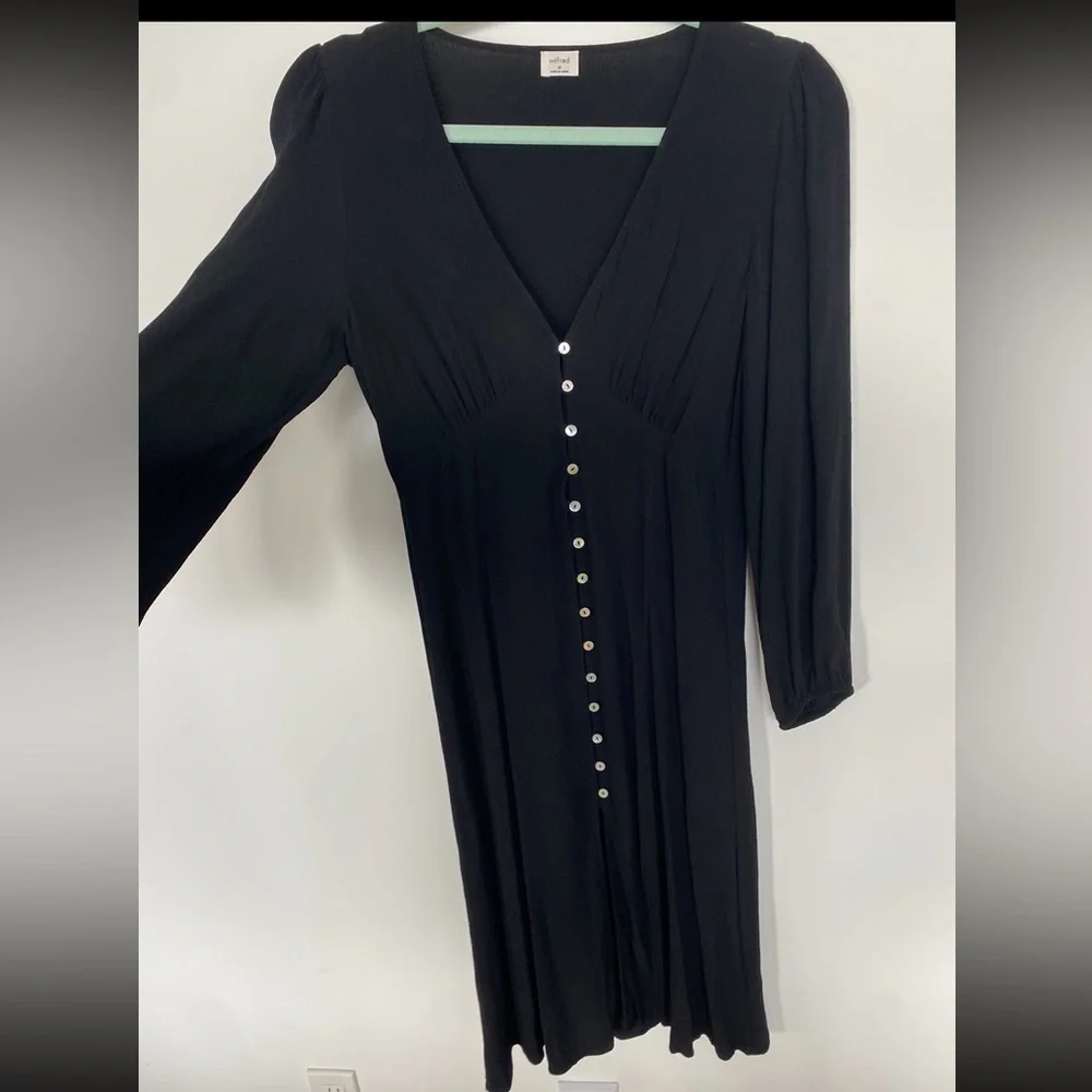 Black Button-Front V-Neck Long Sleeve Dress - Picture 7 of 10